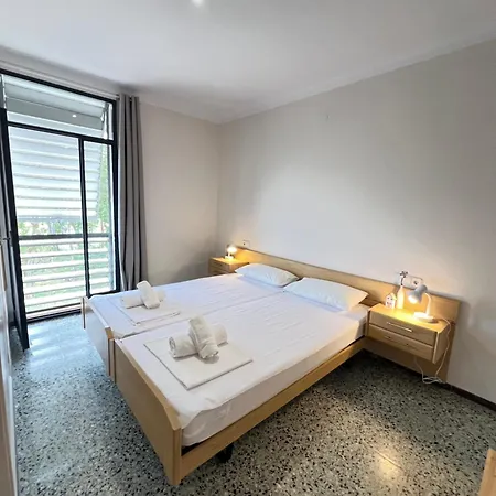 3 Apartment, 500m To Beach, Swimming Pool, Terrace Apartment *