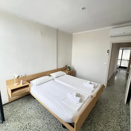 3 Apartment, 500m To Beach, Swimming Pool, Terrace Apartment Roses